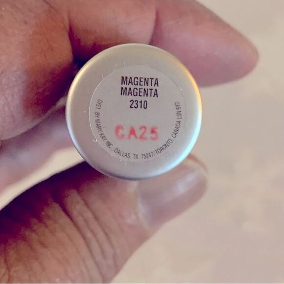 Mary Kay Lipstick Magenta MK Signature Full Size NWOT Gorgeous not used - Picture 3 of 5